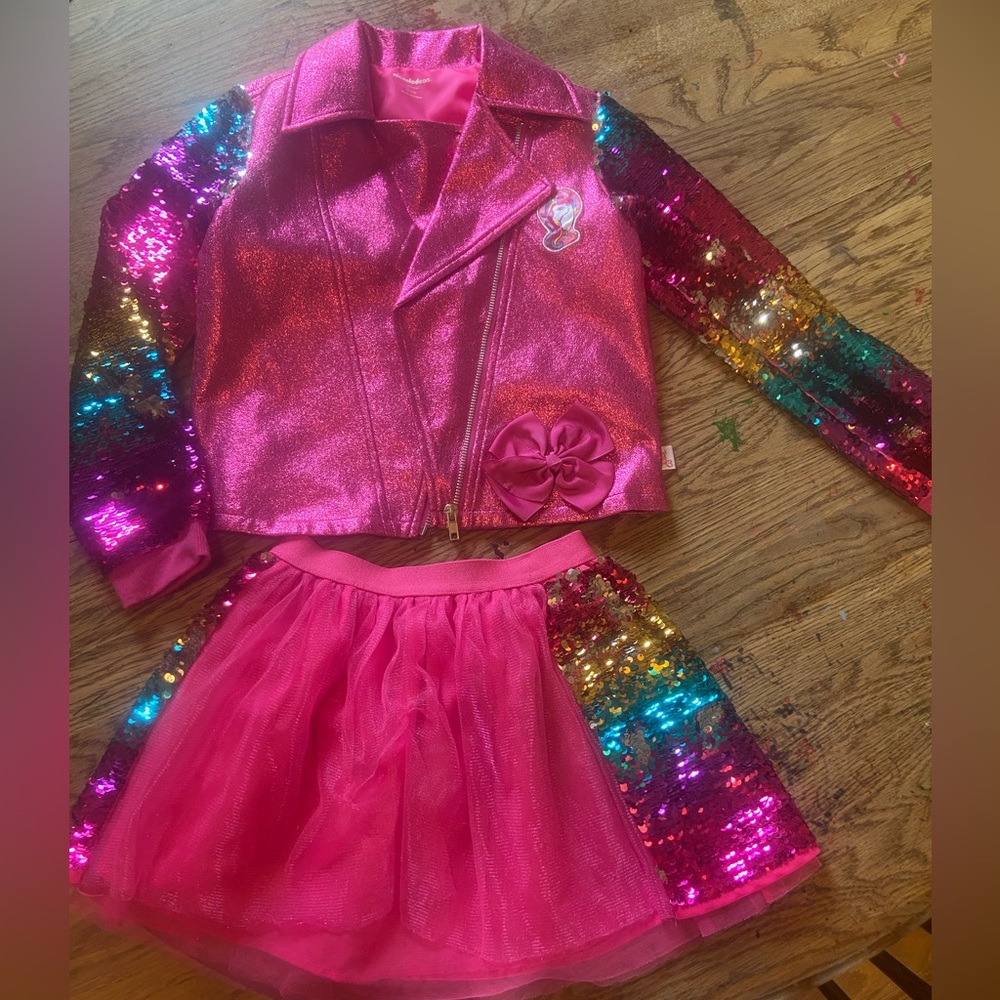 Jojo siwa jacket and matching skirt, new without tags. Size 6/6x